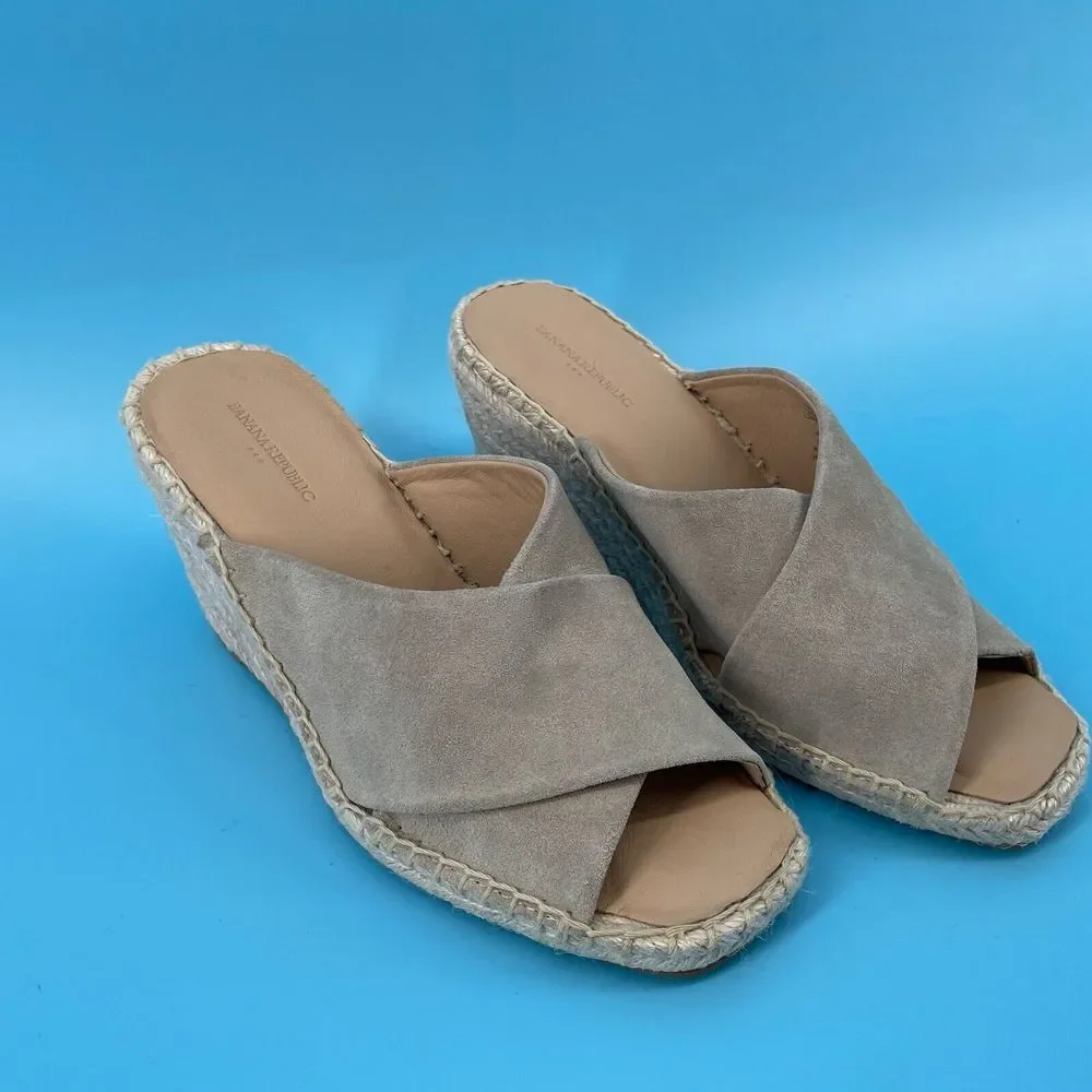 Banana Republic‎ Sandals Women's Size 8 Espadrille Wedges Sand Beige Suede Boho